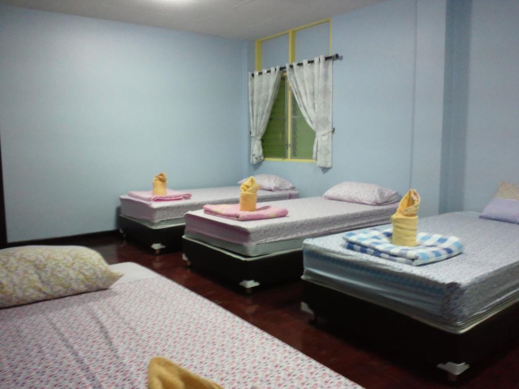Nalin Guesthouse Chiang Mai Habitación foto