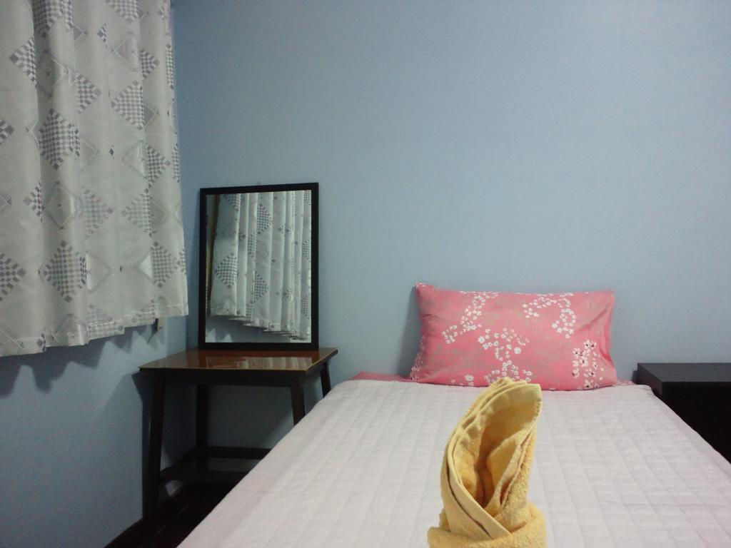 Nalin Guesthouse Chiang Mai Habitación foto